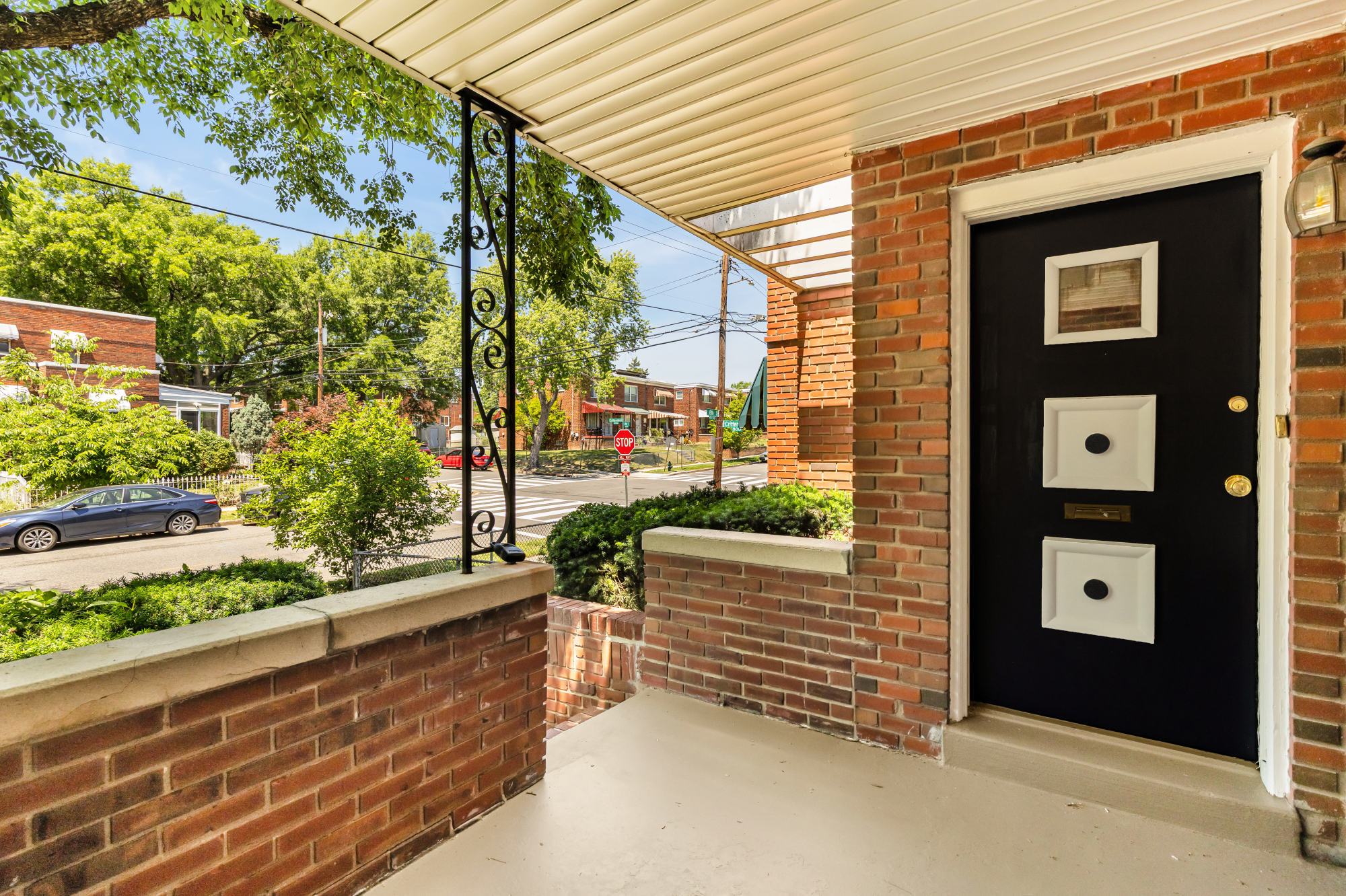 4727 8th Street NE_Porch 2